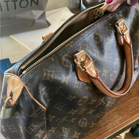 Louis Vuitton • Classic Monogramm Logo Speedy 30 EXC. Condition - Picture 4 of 7